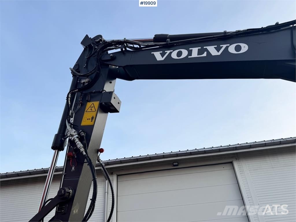 Volvo EWR130 Wheeled Excavator with Rototilt and 2 Bucke Beltegraver