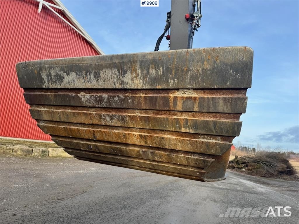 Volvo EWR130 Wheeled Excavator with Rototilt and 2 Bucke Beltegraver