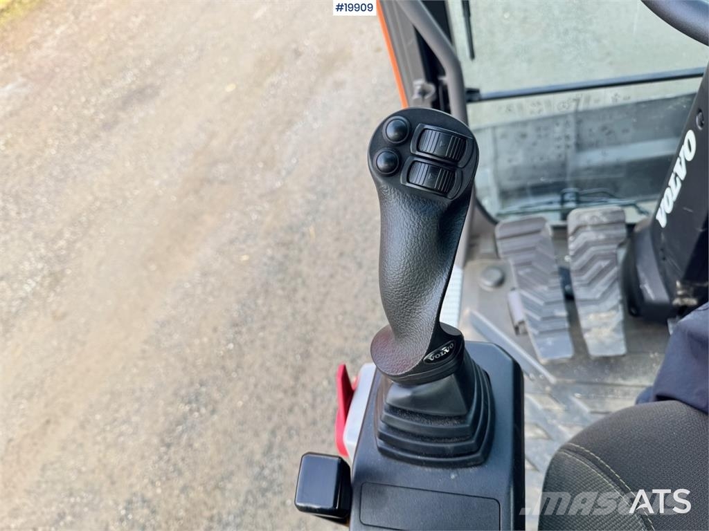 Volvo EWR130 Wheeled Excavator with Rototilt and 2 Bucke Beltegraver