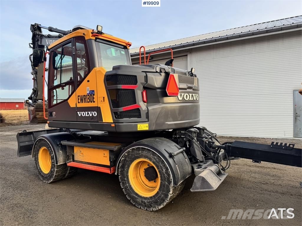 Volvo EWR130 Wheeled Excavator with Rototilt and 2 Bucke Beltegraver