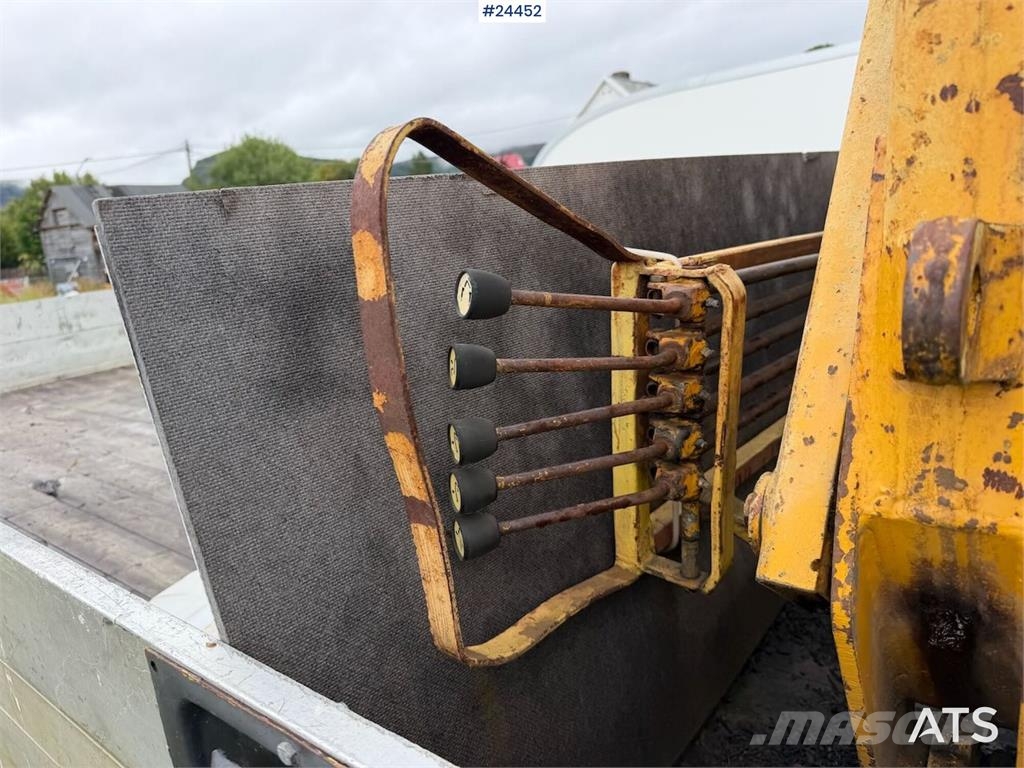 Volvo F408 4x2 crane truck w/ Tico 350 crane and low km Truck mounted cranes