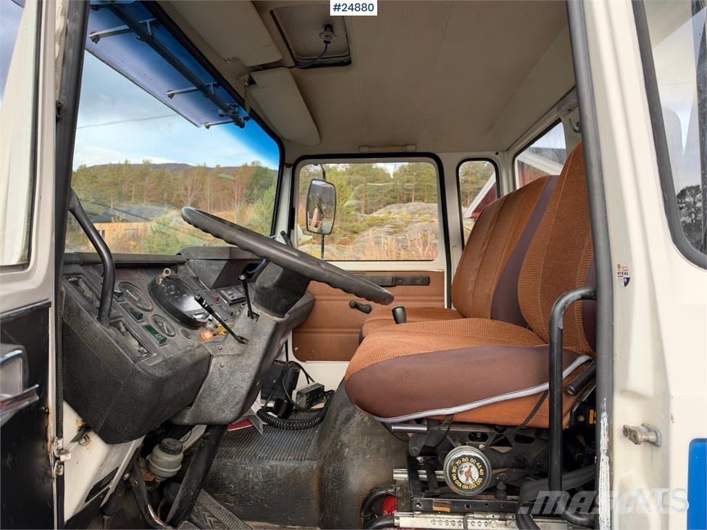 Volvo F408 4x2 Flatbed Truck with Tail Lift WATCH VIDEO 平板式/側卸式卡車