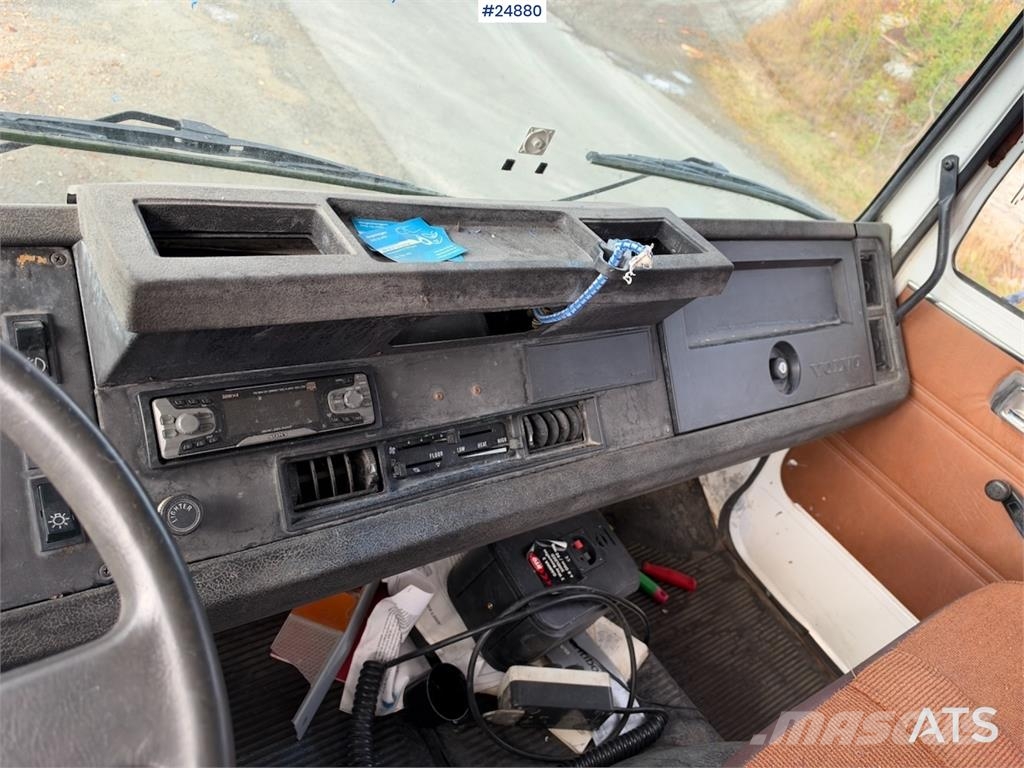 Volvo F408 4x2 Flatbed Truck with Tail Lift WATCH VIDEO 平板式/側卸式卡車