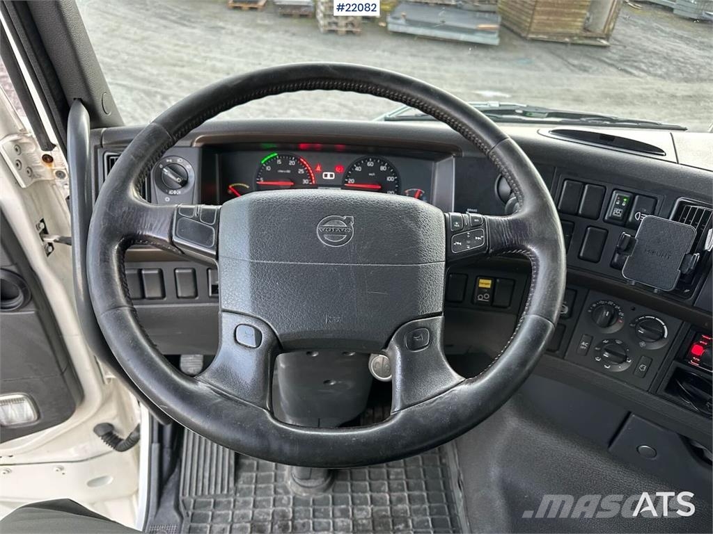 Volvo FH16 700 Tandem Box Truck with Lift and Onspot Camion Fourgon