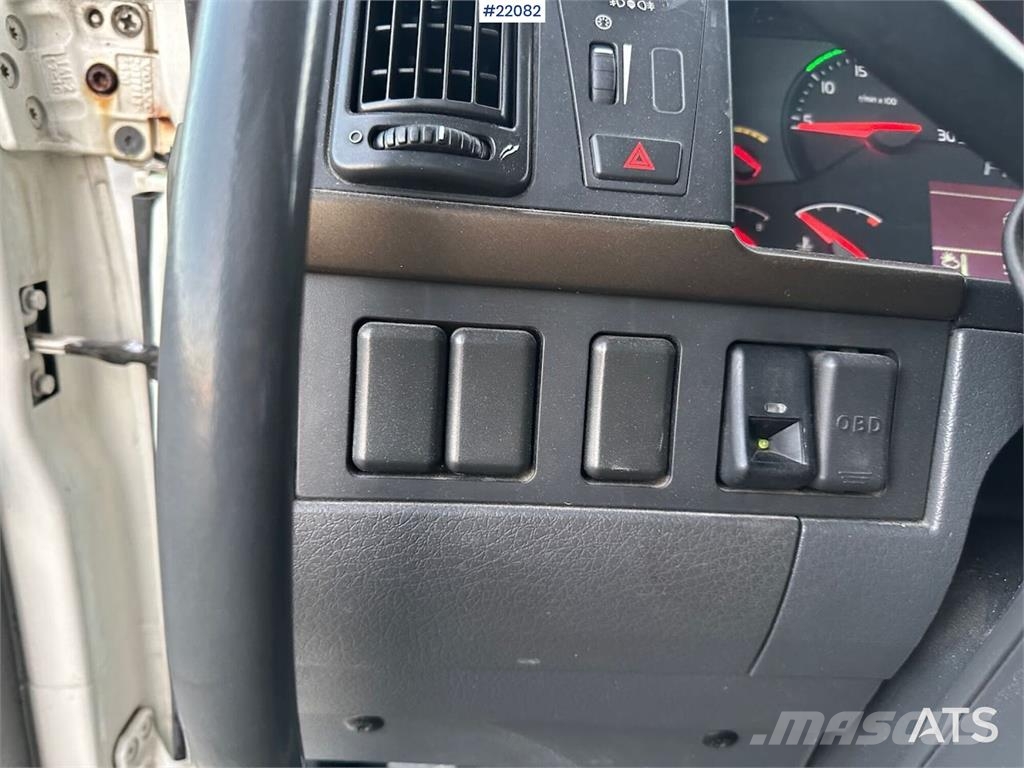 Volvo FH16 700 Tandem Box Truck with Lift and Onspot Camion Fourgon