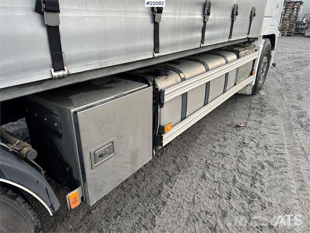 Volvo FH16 700 Tandem Box Truck with Lift and Onspot Camion Fourgon