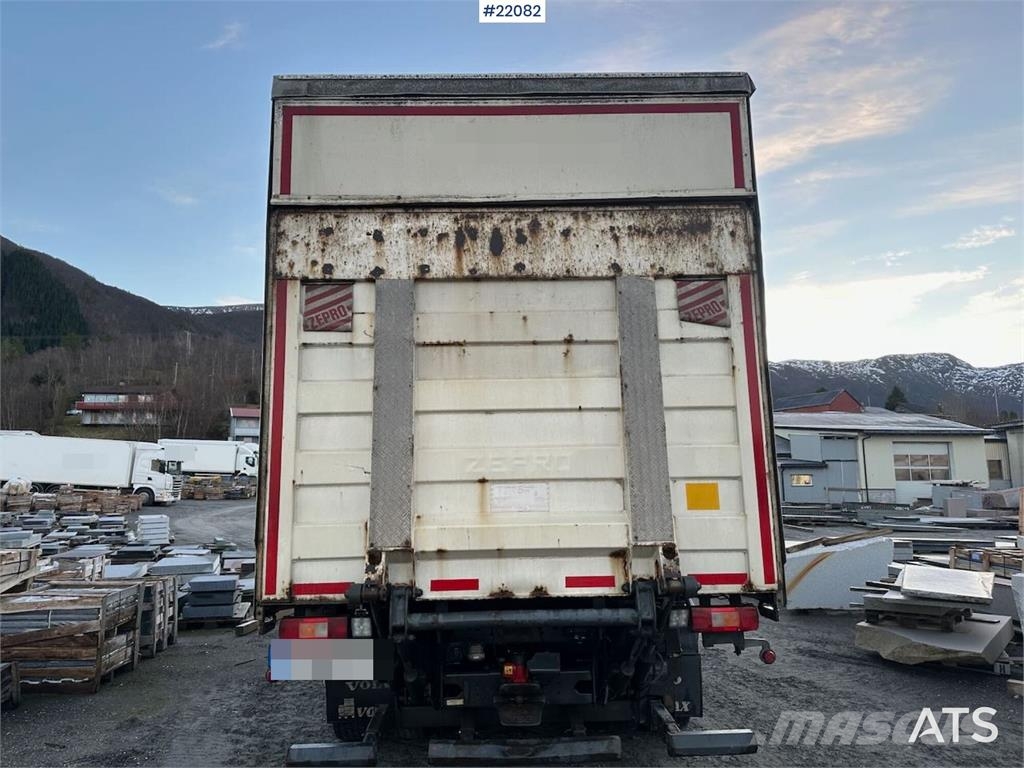 Volvo FH16 700 Tandem Box Truck with Lift and Onspot Camion Fourgon