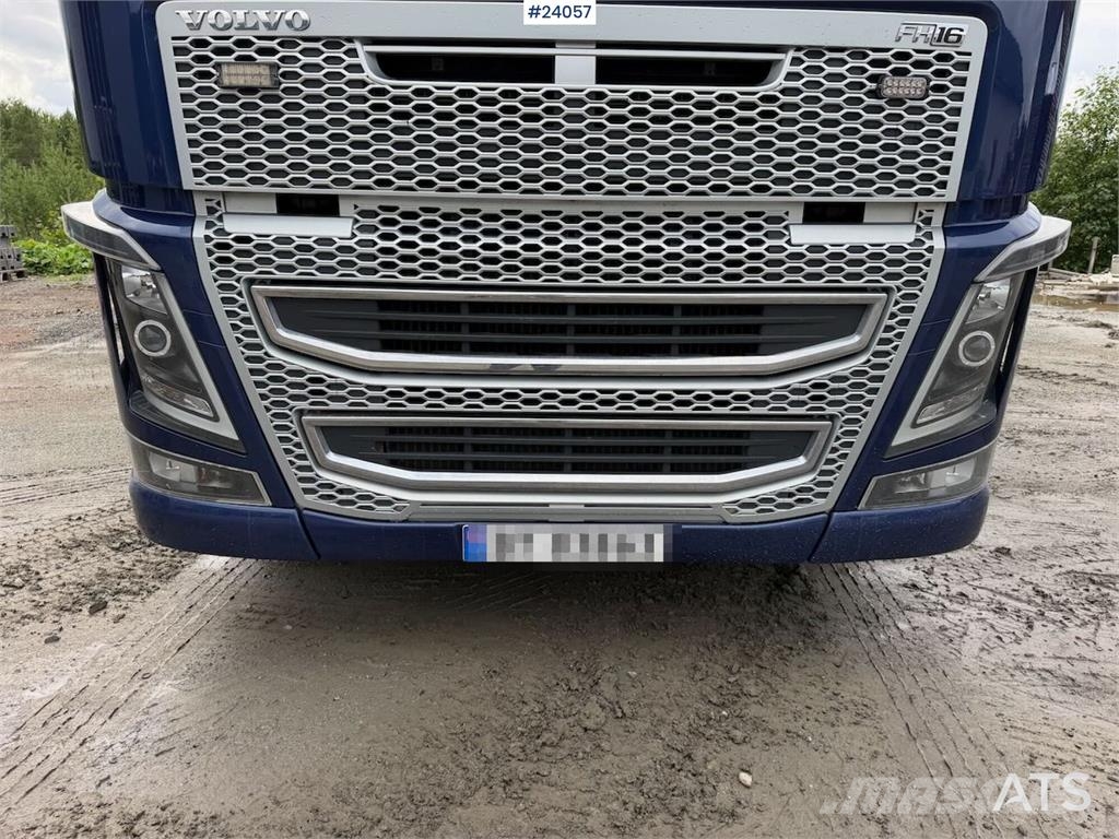 Volvo FH16 8x4 Tipper Truck with Asphalt Body and Stone Sora- ja kippiautot