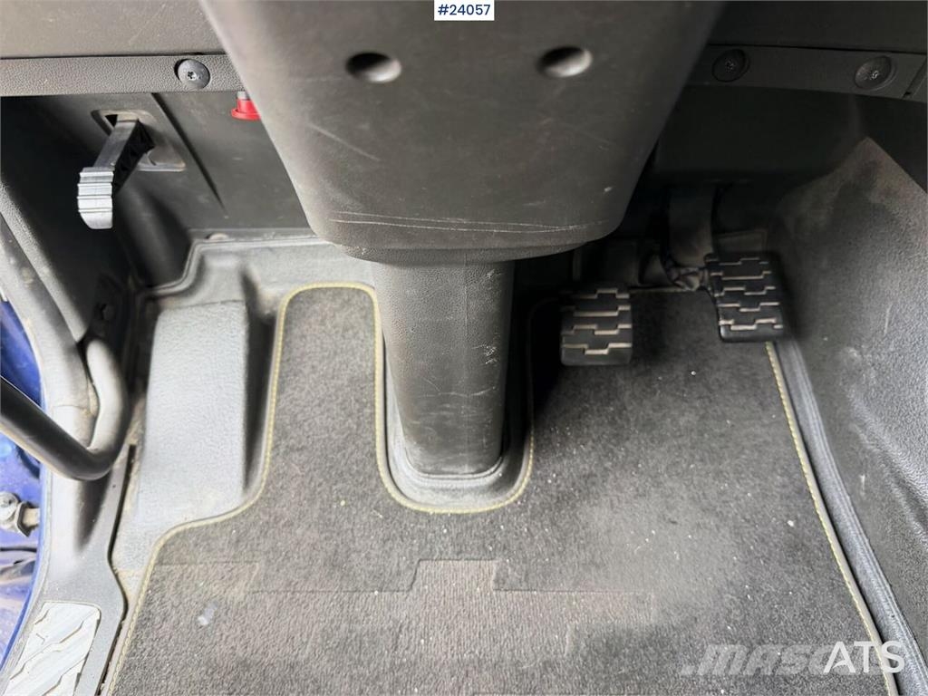 Volvo FH16 8x4 Tipper Truck with Asphalt Body and Stone Sora- ja kippiautot