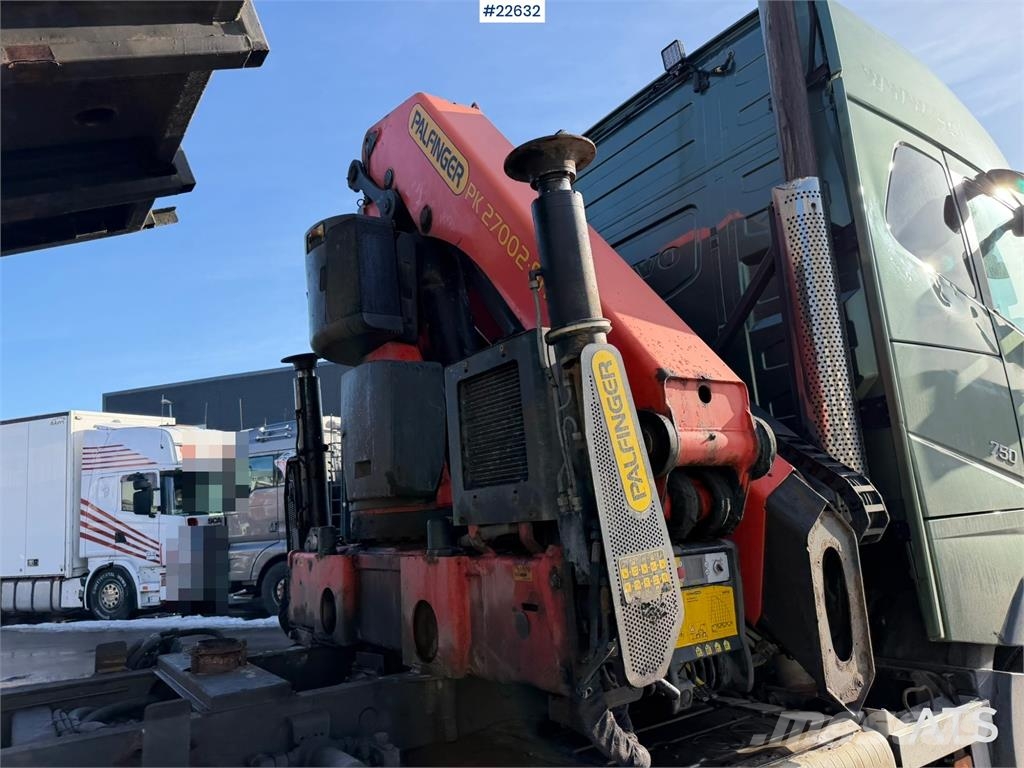 Volvo FH16 8x4 Tridem Crane Truck with 2014 26 t/m Palfi 起重機卡車