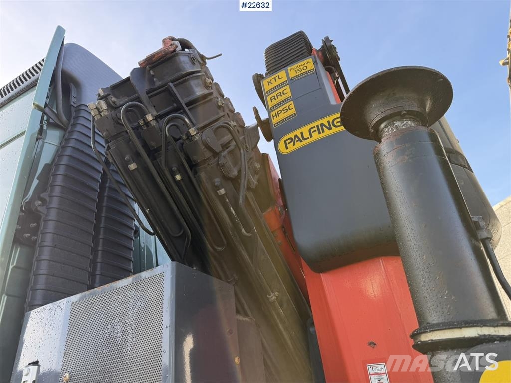 Volvo FH16 8x4 Tridem Crane Truck with 2014 26 t/m Palfi 起重機卡車