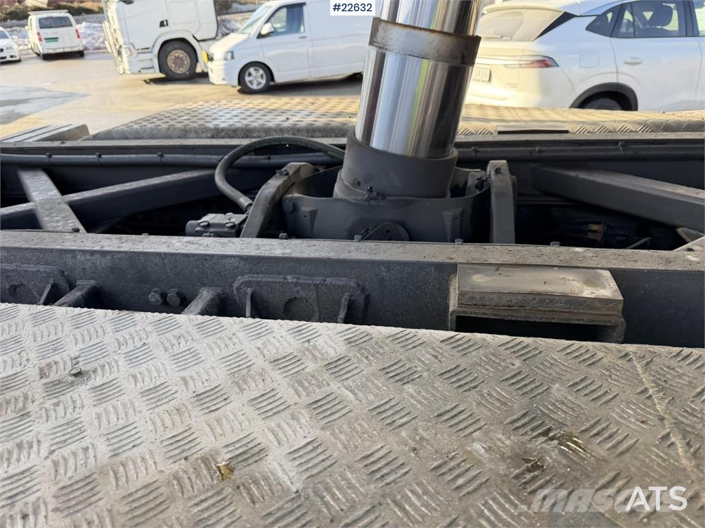 Volvo FH16 8x4 Tridem Crane Truck with 2014 26 t/m Palfi 起重機卡車