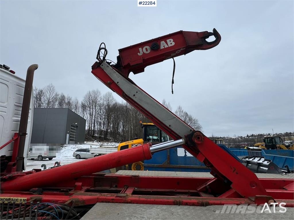 Volvo FH16 tridem hook loader with Joab hook with articu Camiones elevadores de gancho