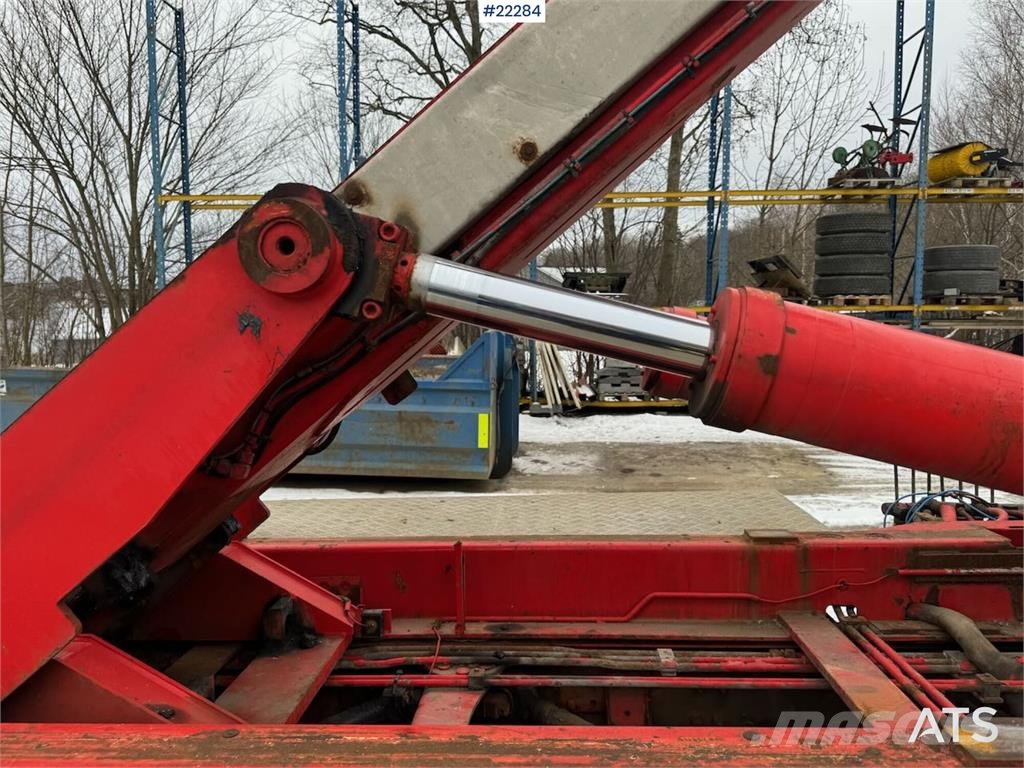 Volvo FH16 tridem hook loader with Joab hook with articu Camiones elevadores de gancho