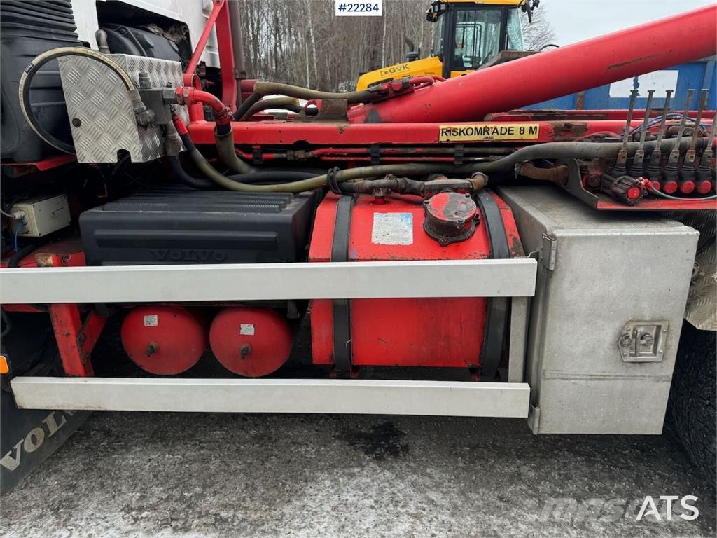 Volvo FH16 tridem hook loader with Joab hook with articu Camiones elevadores de gancho