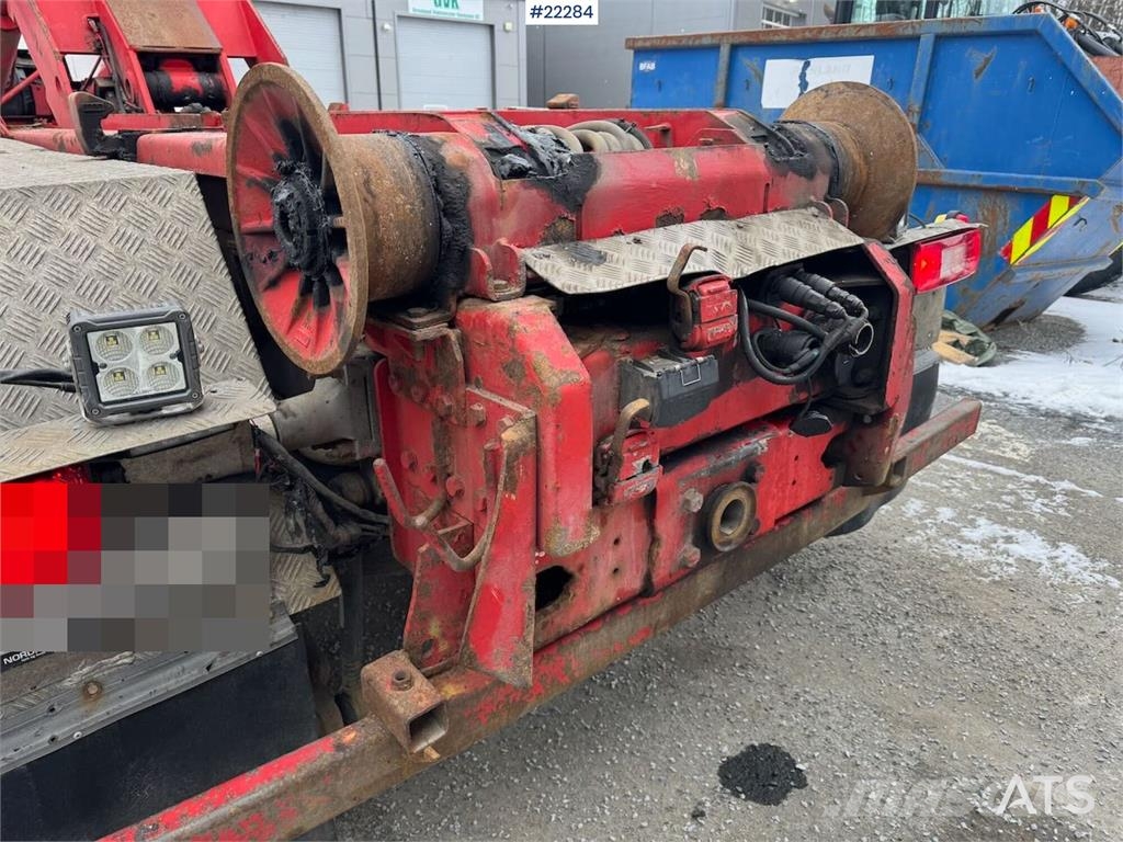 Volvo FH16 tridem hook loader with Joab hook with articu Camiones elevadores de gancho
