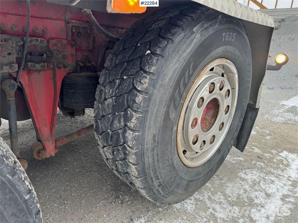 Volvo FH16 tridem hook loader with Joab hook with articu Camiones elevadores de gancho