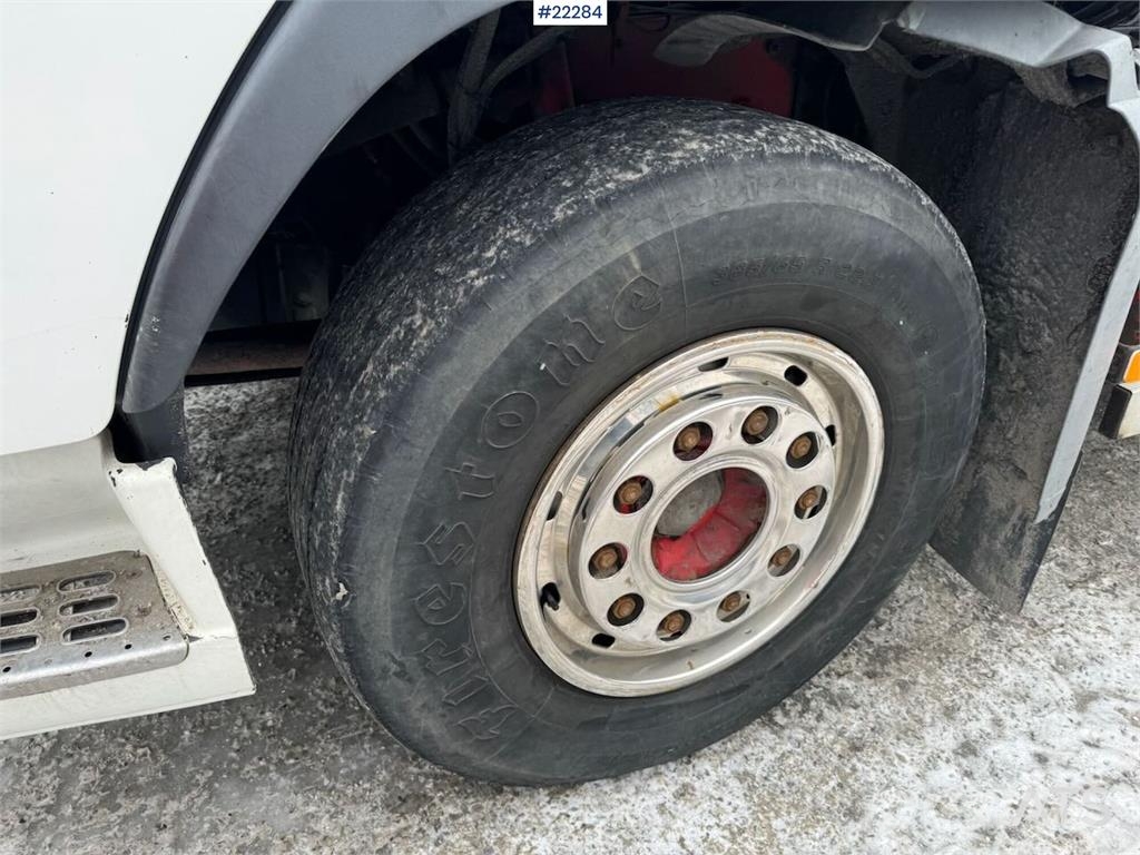 Volvo FH16 tridem hook loader with Joab hook with articu Camiones elevadores de gancho