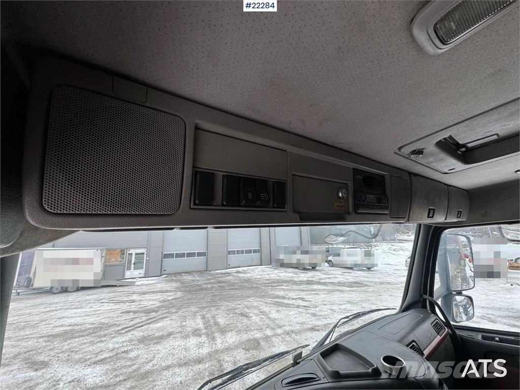 Volvo FH16 tridem hook loader with Joab hook with articu Camiones elevadores de gancho
