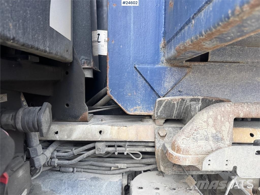 Volvo FH500 8x2 Hooklift Truck – 275,000 km WATCH VIDEO Hook lift trucks