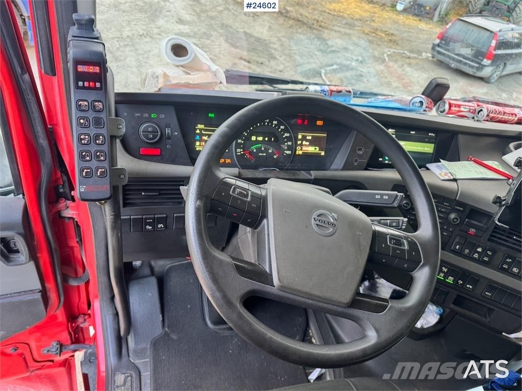 Volvo FH500 8x2 Hooklift Truck – 275,000 km WATCH VIDEO Hook lift trucks