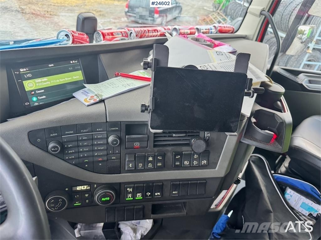 Volvo FH500 8x2 Hooklift Truck – 275,000 km WATCH VIDEO Hook lift trucks