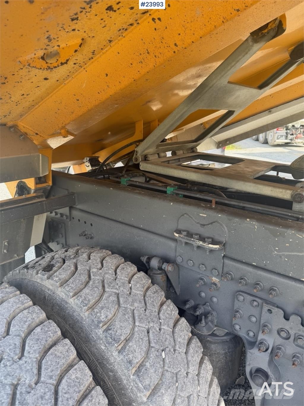 Volvo FH540 6x4 Tipper Truck with Underbody Scraper Blad Bañeras basculantes usadas