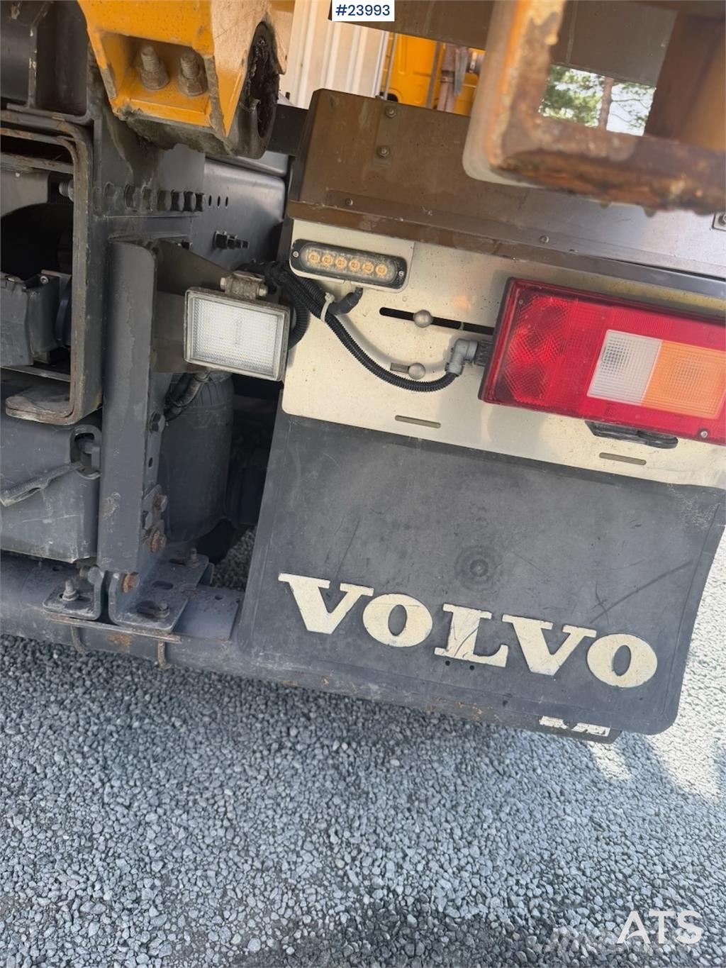 Volvo FH540 6x4 Tipper Truck with Underbody Scraper Blad Bañeras basculantes usadas