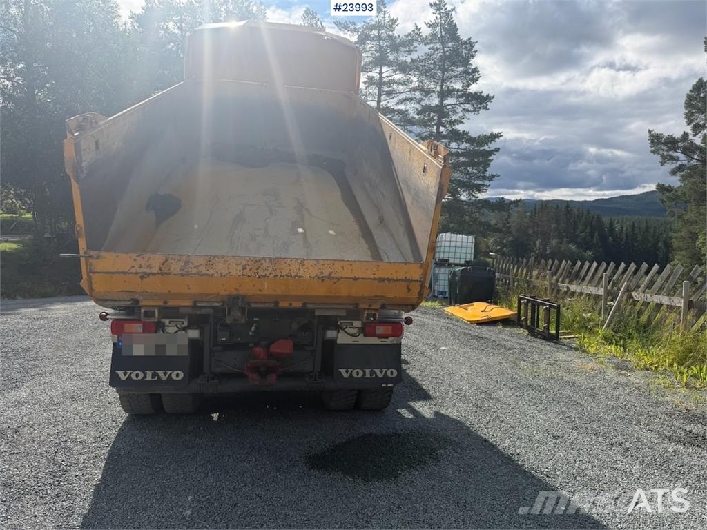 Volvo FH540 6x4 Tipper Truck with Underbody Scraper Blad Bañeras basculantes usadas