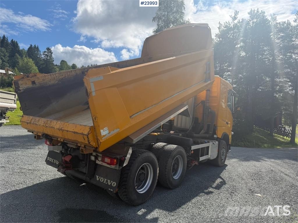 Volvo FH540 6x4 Tipper Truck with Underbody Scraper Blad Bañeras basculantes usadas