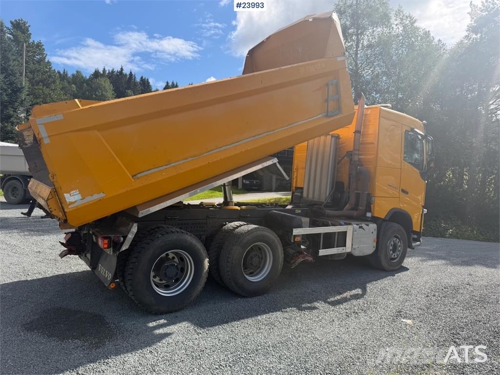 Volvo FH540 6x4 Tipper Truck with Underbody Scraper Blad Bañeras basculantes usadas