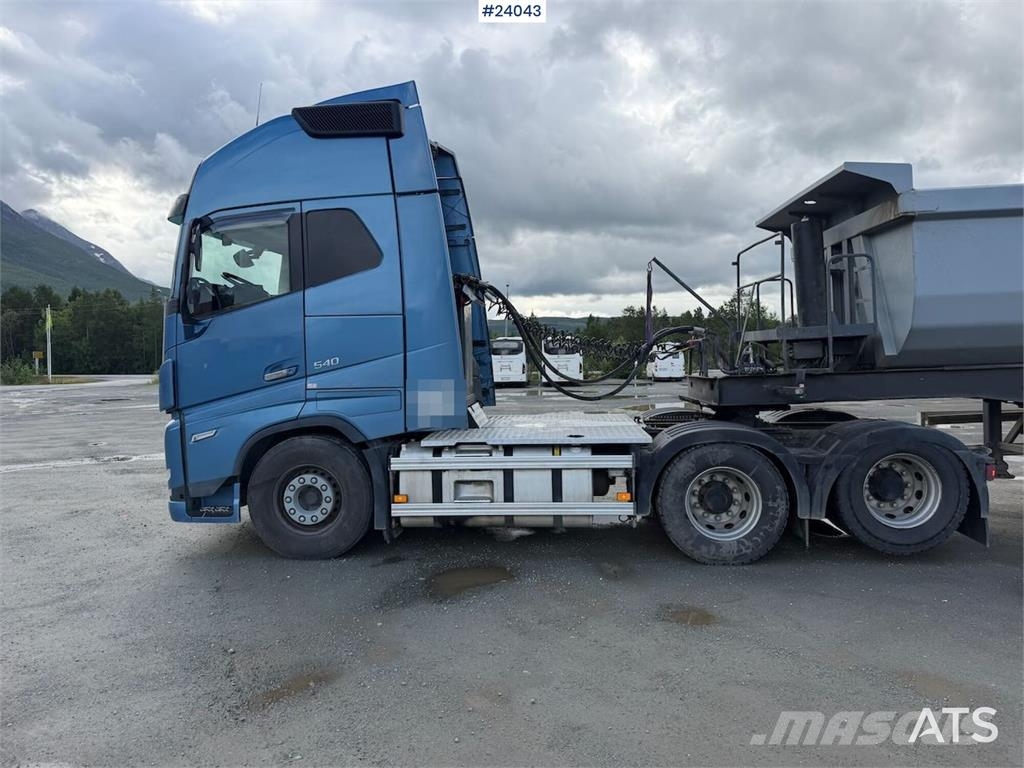 Volvo FH540 6x4 trekkvogn m/ 2006 Carnehl tippsemi. SE V Tahače