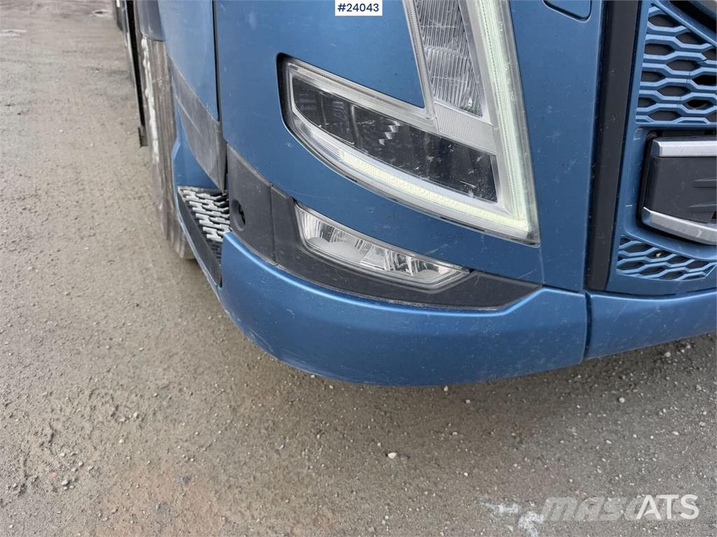 Volvo FH540 6x4 trekkvogn m/ 2006 Carnehl tippsemi. SE V Tahače