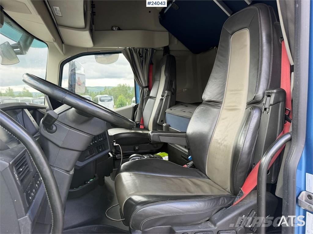 Volvo FH540 6x4 trekkvogn m/ 2006 Carnehl tippsemi. SE V Tahače