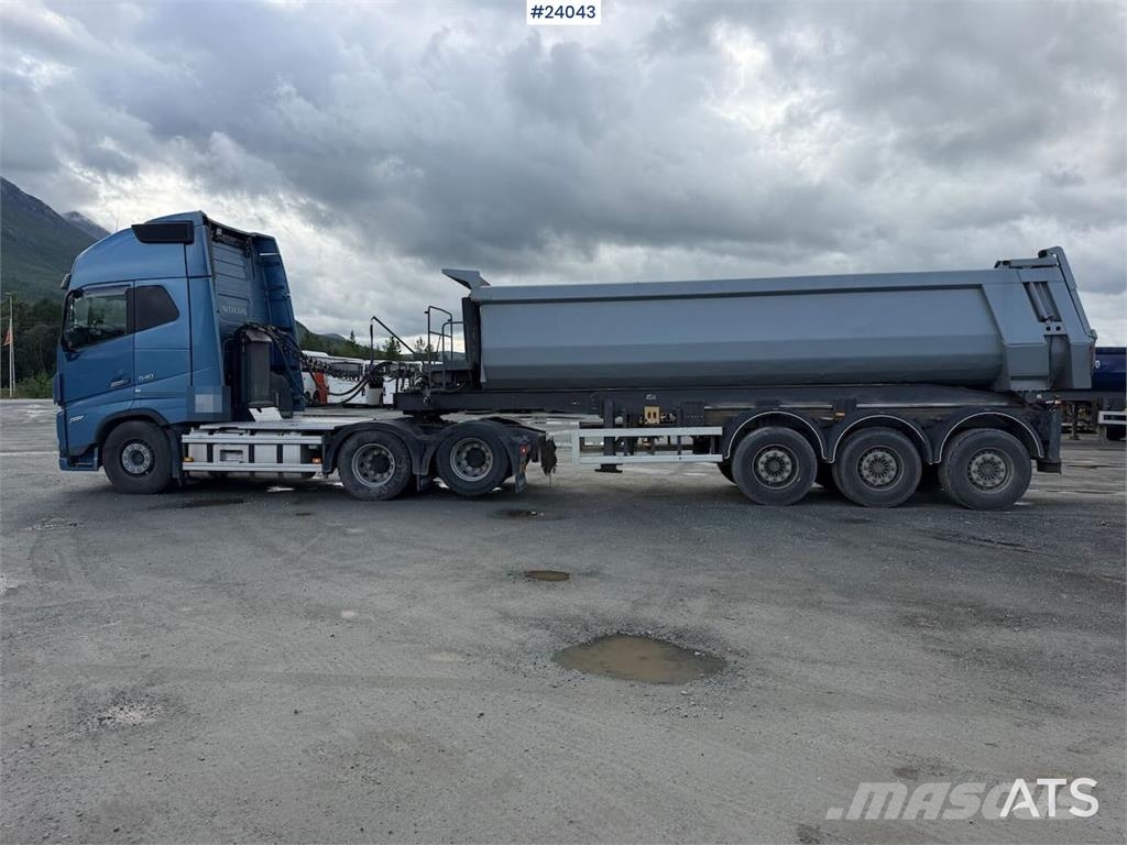Volvo FH540 6x4 trekkvogn m/ 2006 Carnehl tippsemi. SE V Tahače