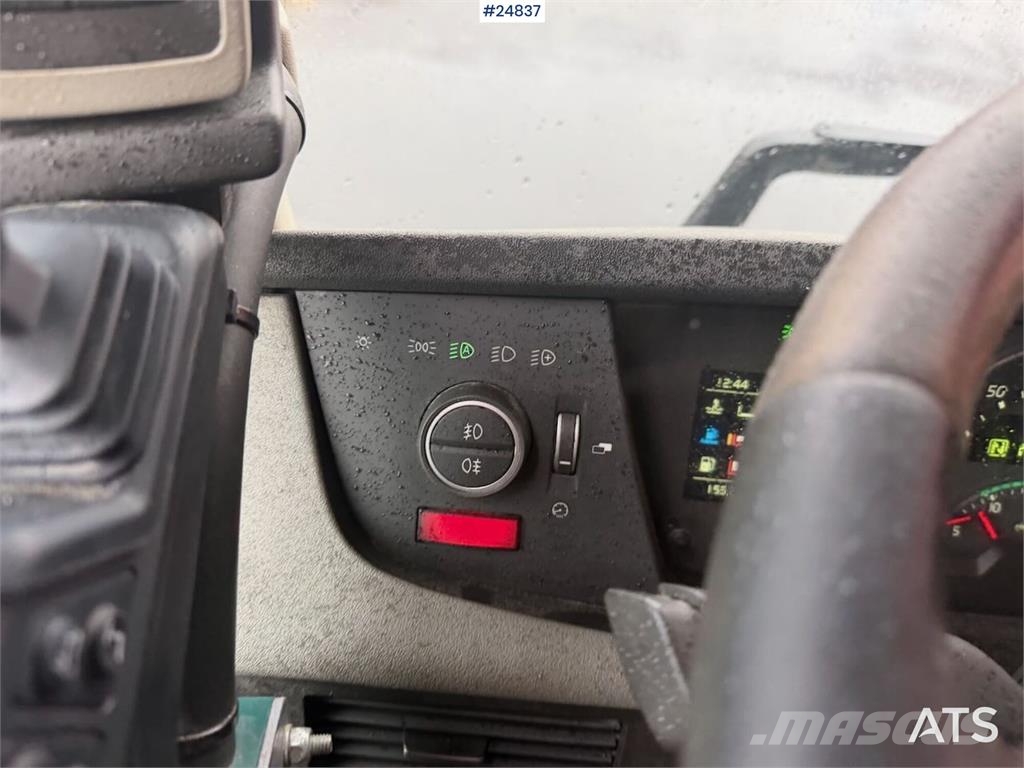 Volvo FH540 8x4 hook truck w/ 24 T hook. WATCH VIDEO アームロール