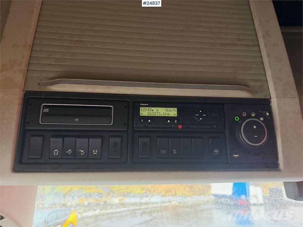 Volvo FH540 8x4 hook truck w/ 24 T hook. WATCH VIDEO アームロール