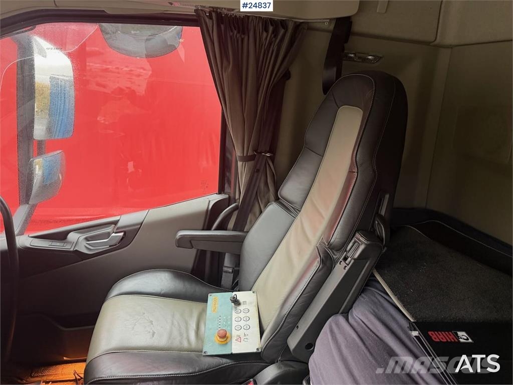 Volvo FH540 8x4 hook truck w/ 24 T hook. WATCH VIDEO アームロール