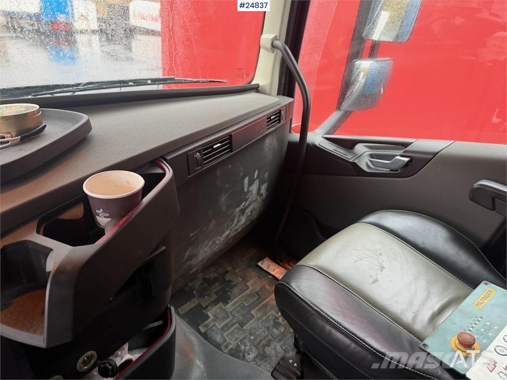 Volvo FH540 8x4 hook truck w/ 24 T hook. WATCH VIDEO アームロール