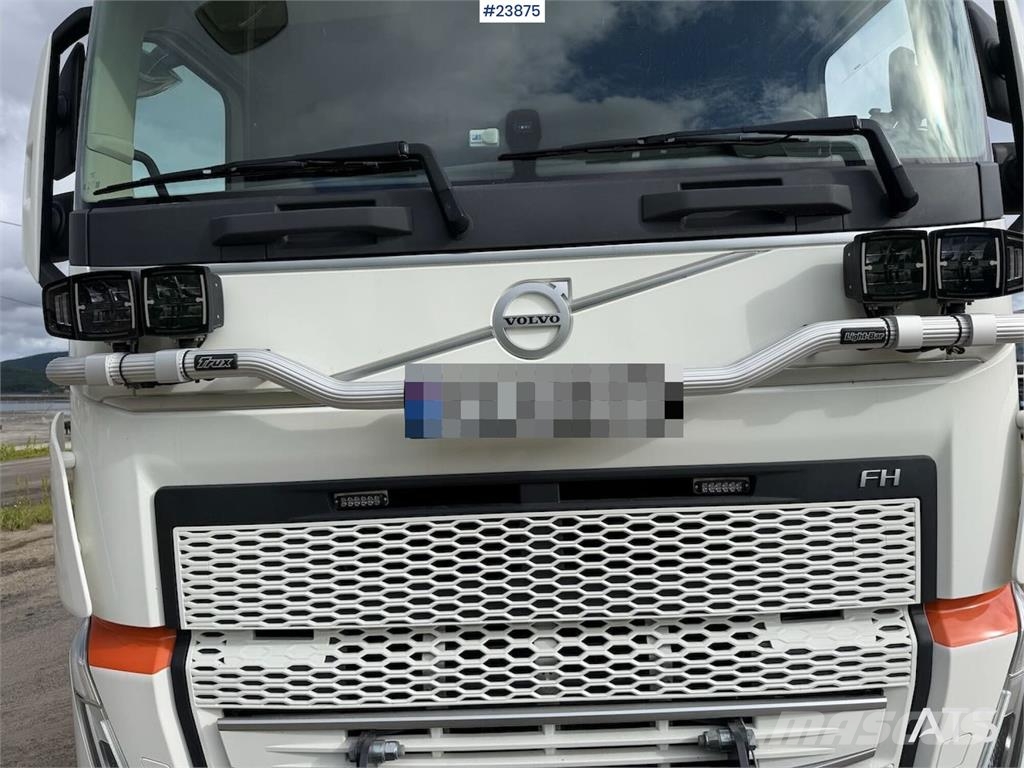 Volvo FH540 8x4 plow rigged hook truck w/ underlying bla 工程吊钩车