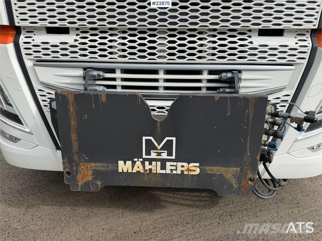 Volvo FH540 8x4 plow rigged hook truck w/ underlying bla 工程吊钩车