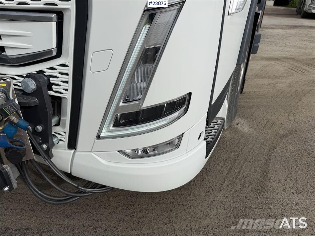 Volvo FH540 8x4 plow rigged hook truck w/ underlying bla 工程吊钩车