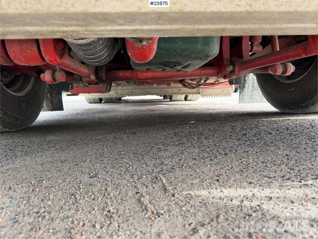 Volvo FH540 8x4 plow rigged hook truck w/ underlying bla 工程吊钩车