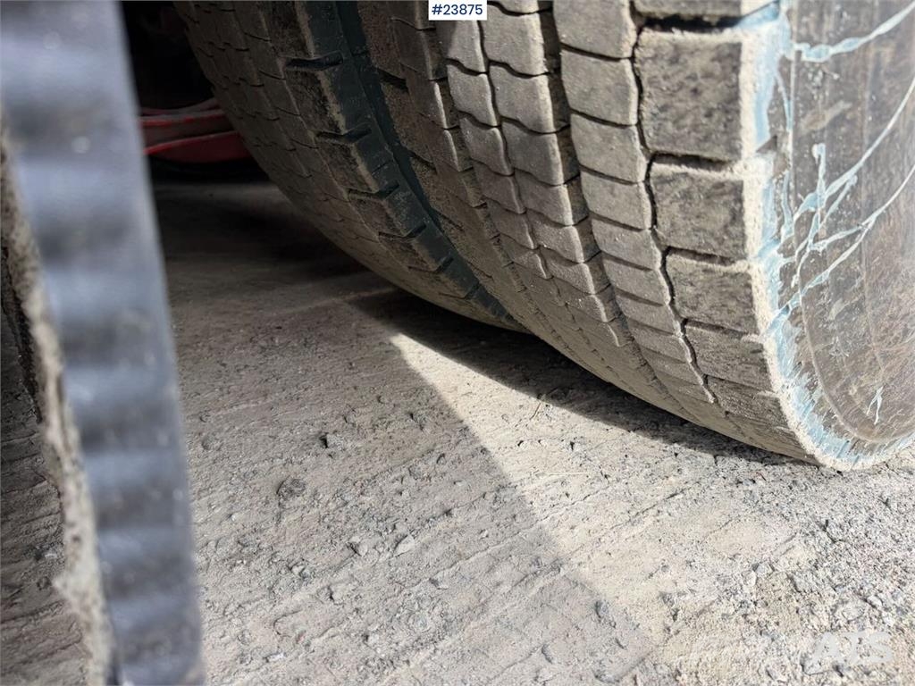 Volvo FH540 8x4 plow rigged hook truck w/ underlying bla 工程吊钩车