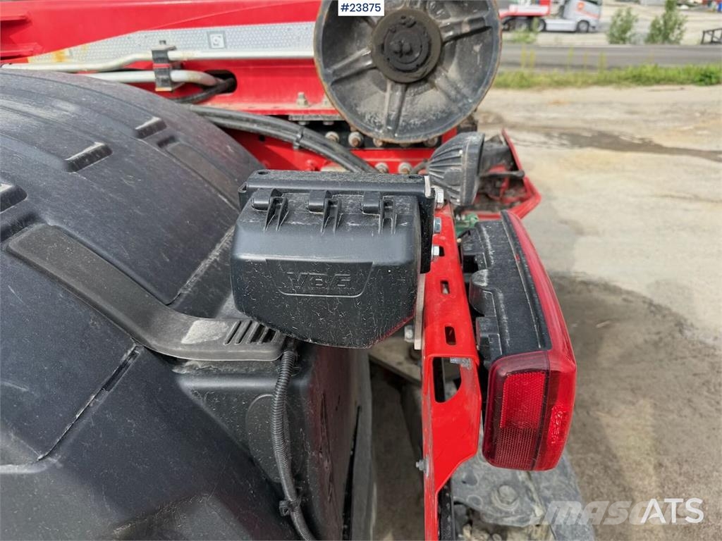 Volvo FH540 8x4 plow rigged hook truck w/ underlying bla 工程吊钩车