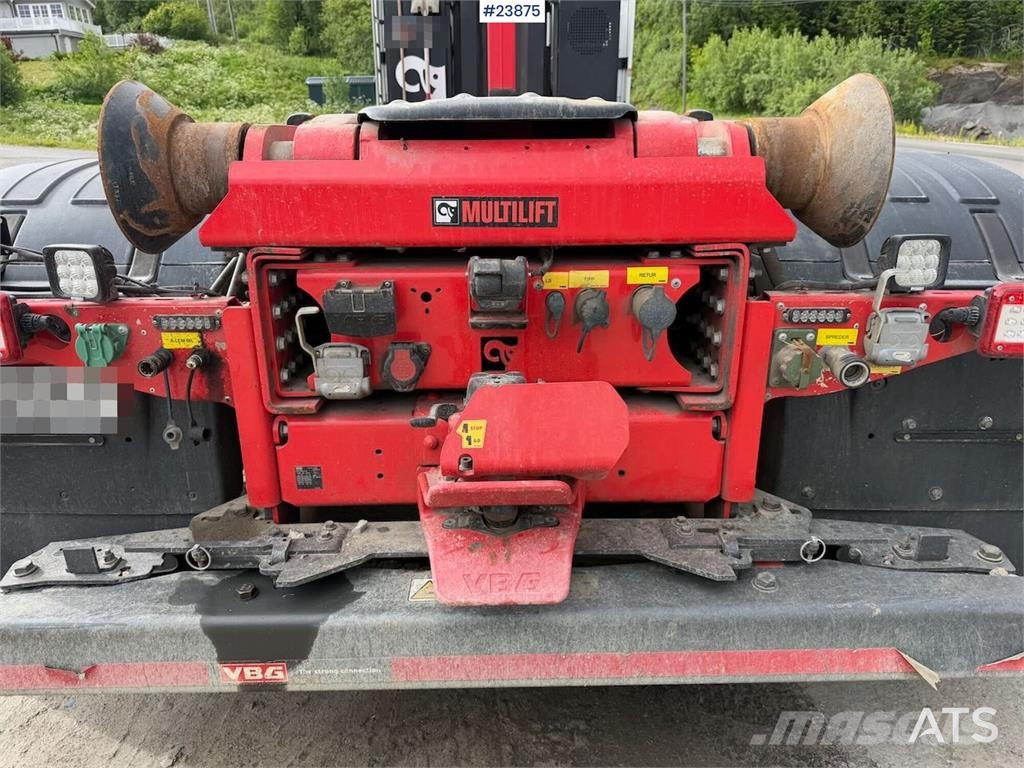 Volvo FH540 8x4 plow rigged hook truck w/ underlying bla 工程吊钩车