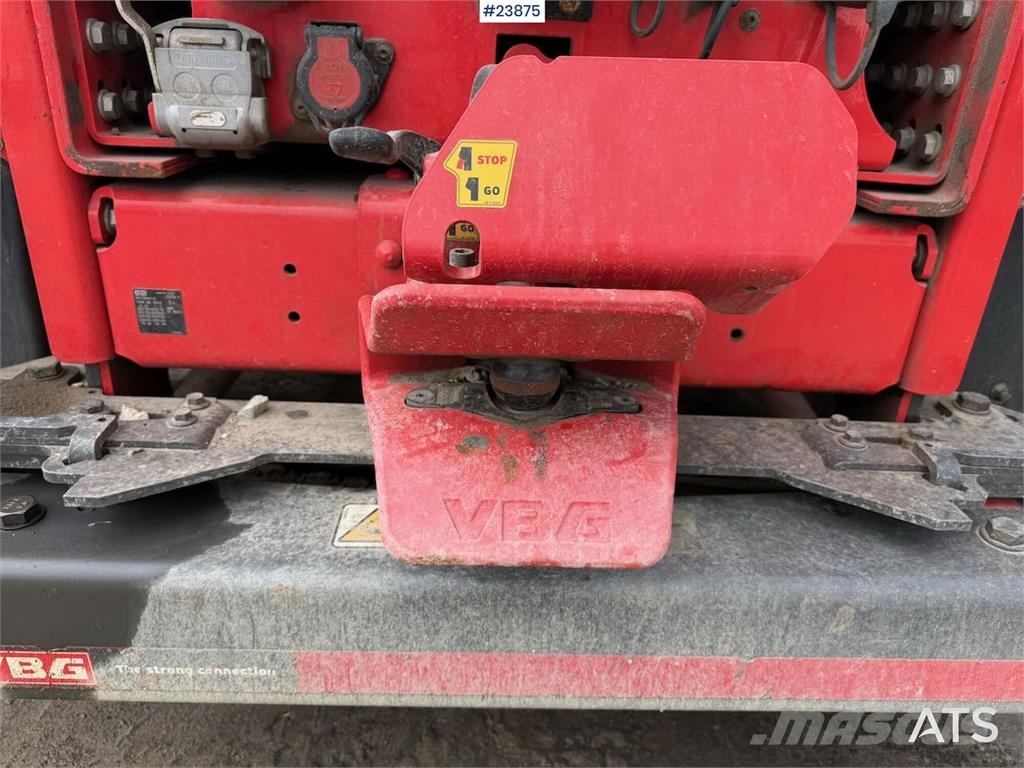 Volvo FH540 8x4 plow rigged hook truck w/ underlying bla 工程吊钩车