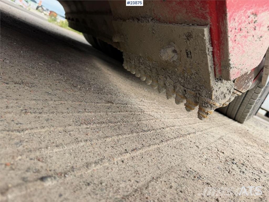 Volvo FH540 8x4 plow rigged hook truck w/ underlying bla 工程吊钩车