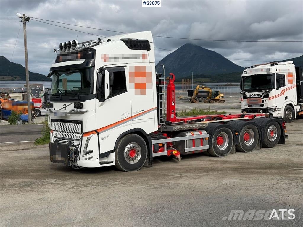 Volvo FH540 8x4 plow rigged hook truck w/ underlying bla 工程吊钩车