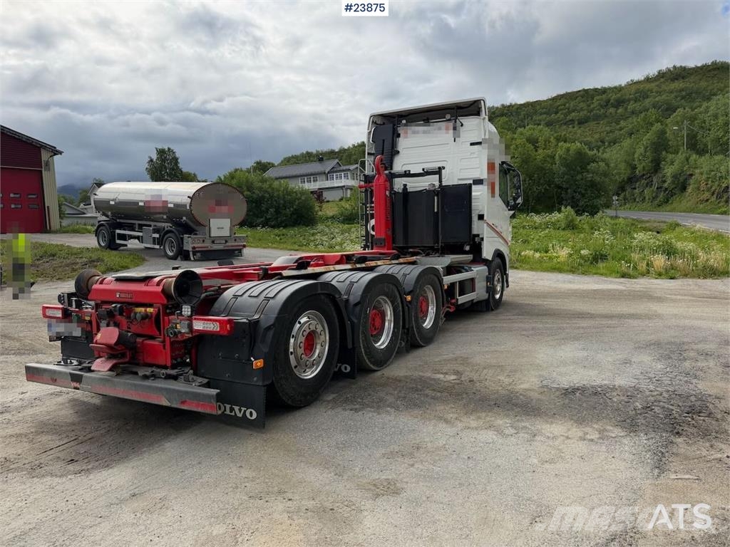 Volvo FH540 8x4 plow rigged hook truck w/ underlying bla 工程吊钩车